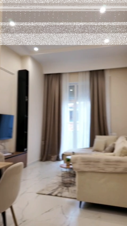 Appartamento 2+1, Mine Peza!