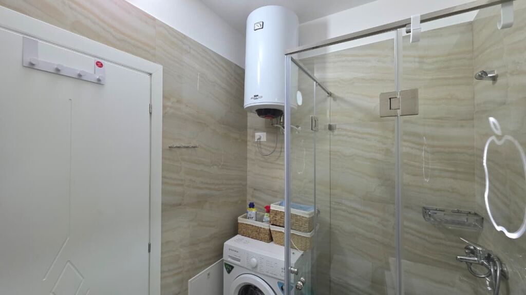 🏡 Apartament Modern me Qira në Lungomare, Vlorë