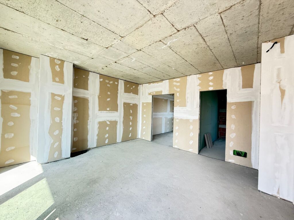 VILLA FOR INDIVIDUAL SALE NEAR TEG