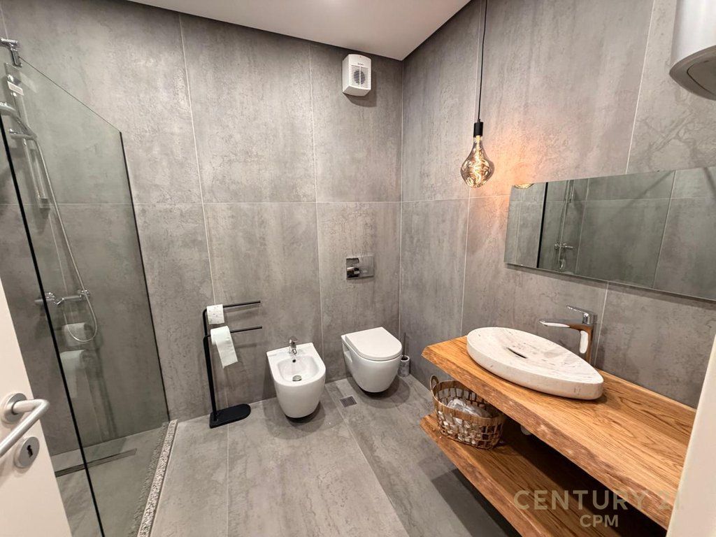 Apartament 2+1+2+Post Parkimi me qira tek Stadiumi Dinamo