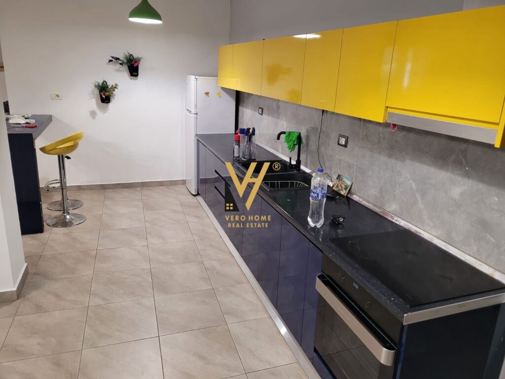 JEPET APARTAMENT 2+1 ME QERA NE QENDER 55.000 LEKE