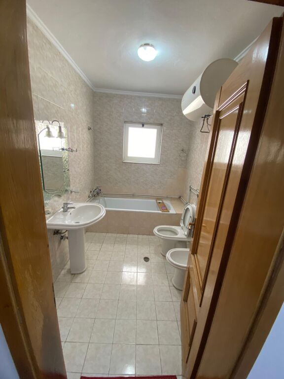 APARTAMENT ME QERA 2+1 LAPRAKE 60.000 LEKE FH-58596