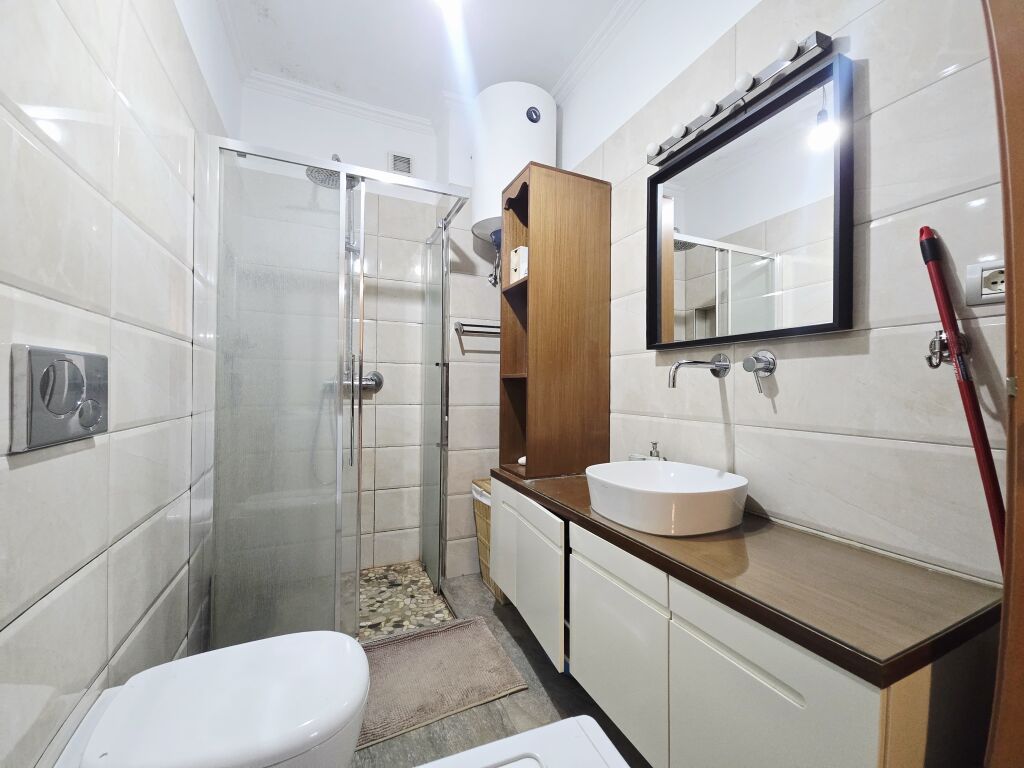 Jepet Me Qera Apartament 1+1+1 Ballkon