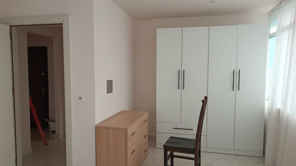 🏠 Apartament 2+1 me Qira te ish-Tregu Elektrik, Tiranë