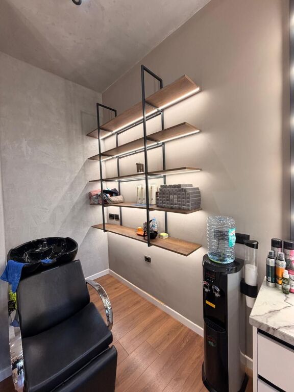 Shitet biznesi MakeUP artist