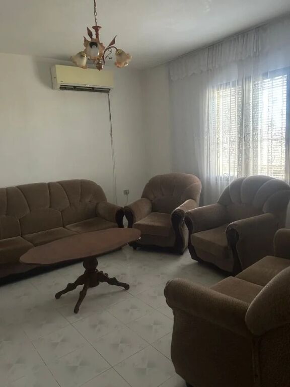 Qera | Shtëpi private 2 + 1 | Paskuqan | 400 €/muaj