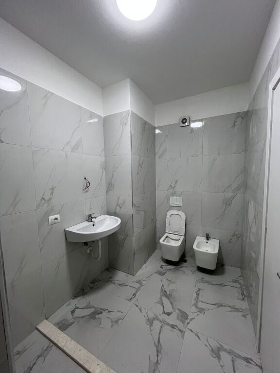 Apartament 1+1, Zogu i Zi!