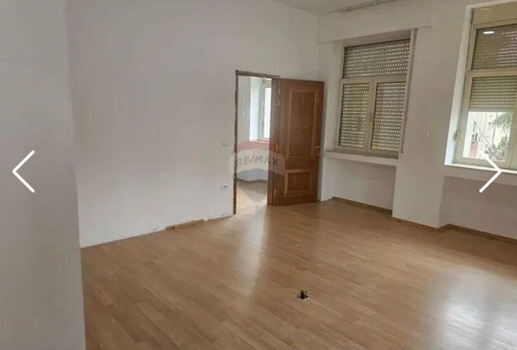 Zyrë Moderne në Bllok, Tiranë për Biznesin Tuaj.