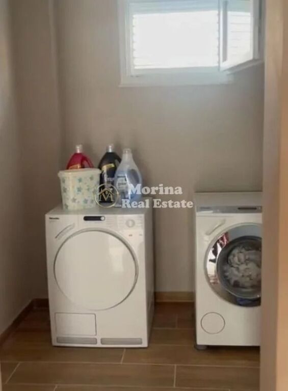 Qera | Shtëpi private 2 + 1 | Porcelan | 650 €/muaj