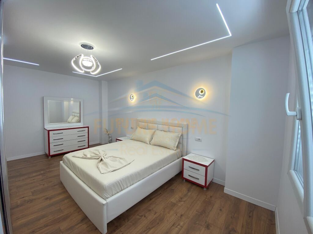 Qera, Apartament 2+1, 21 Dhjetori