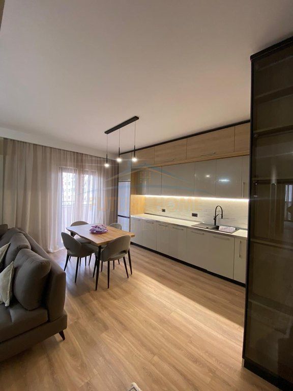 Qira Apartament 1+1, Galeria, Rruga e Barrikadave