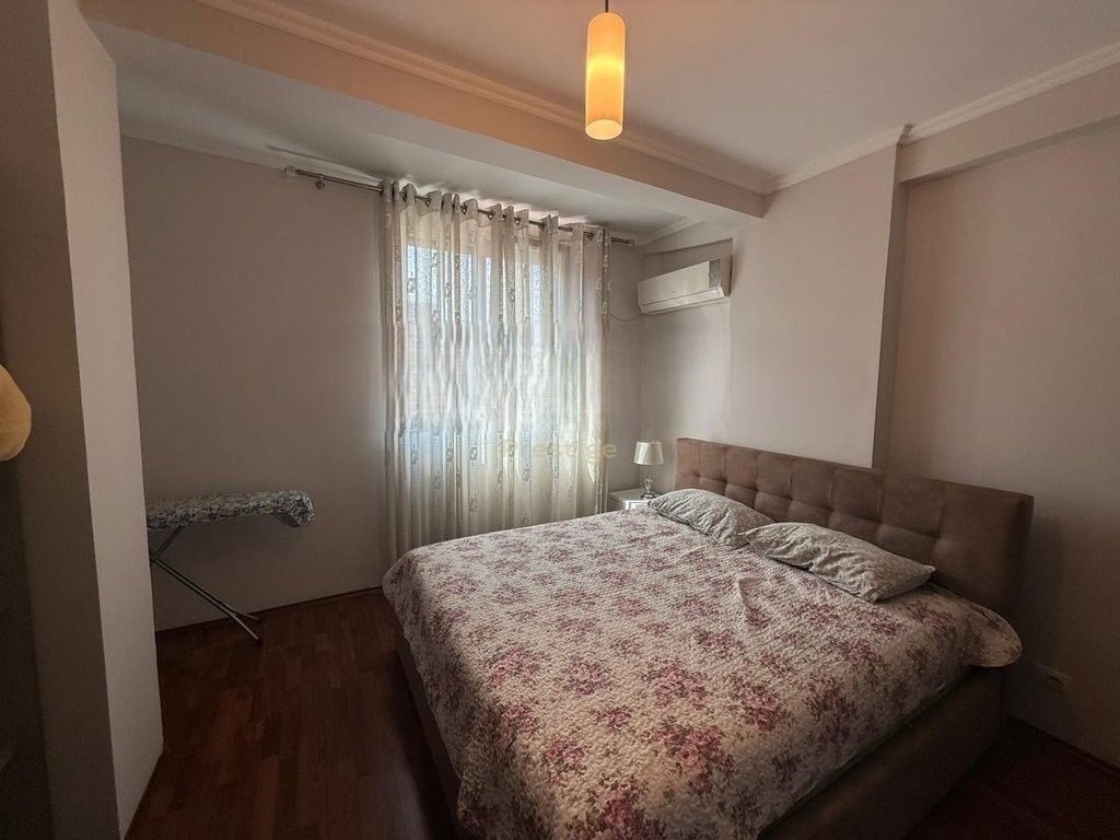 APARTAMENT 3+1+2 ME QIRA, RRUGA E KAVAJES, TIRANE! 900 € /Muaj
