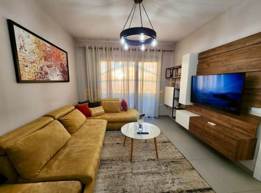 Qera, Apartament 1+1, Stadiumi Dinamo, Tirane.