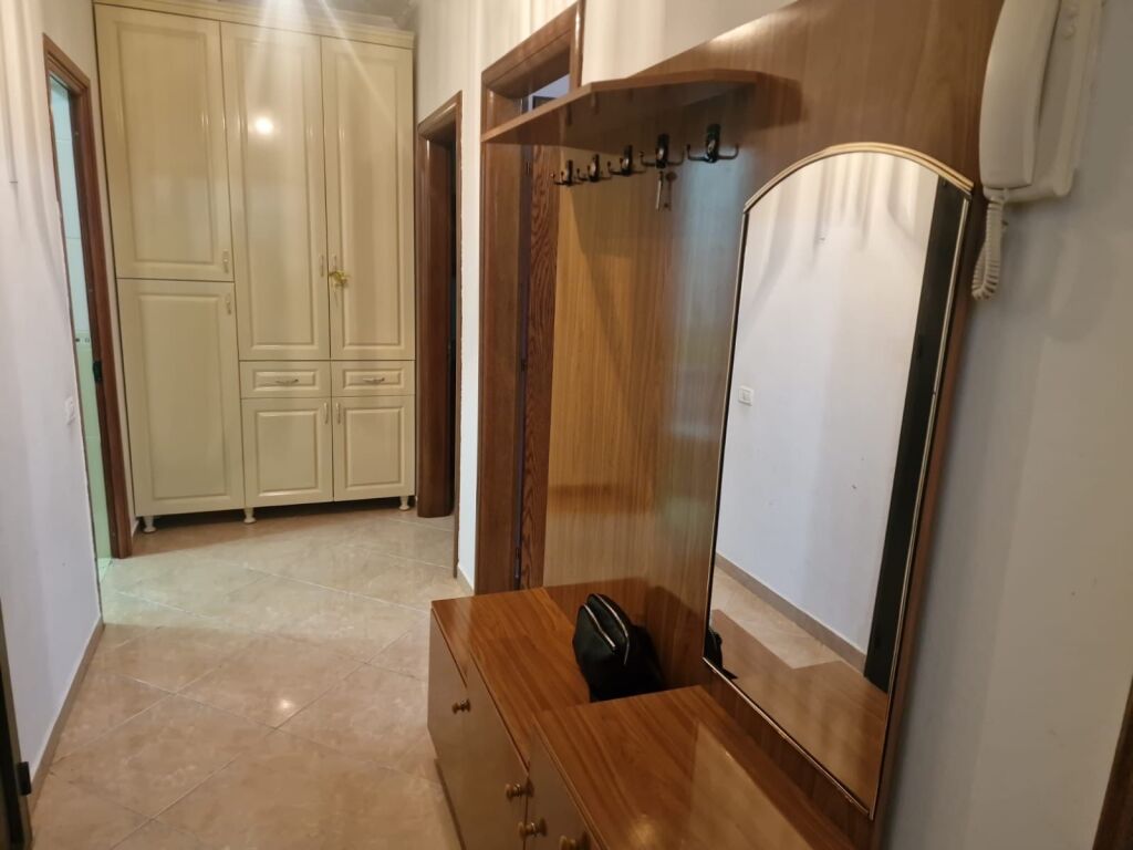 Jepet Me Qera Apartament 2+1+2 Tualete + 1 Ballkon