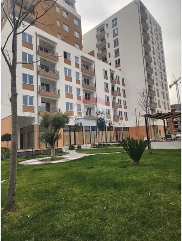 Shitet Apartament 1+1 te ish Fusha e Aviacionit