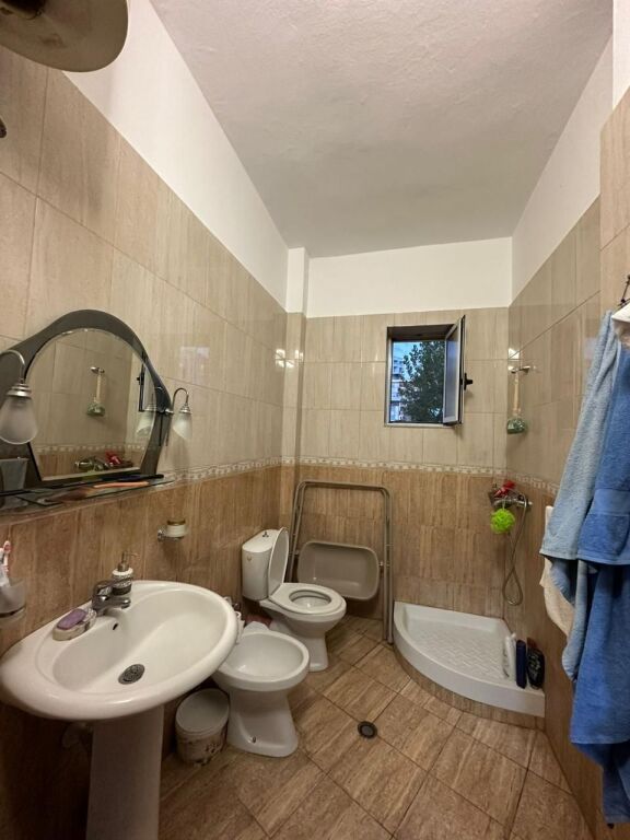 Jepet me qera apartament 2+1 Myslym Shyri 620 Euro