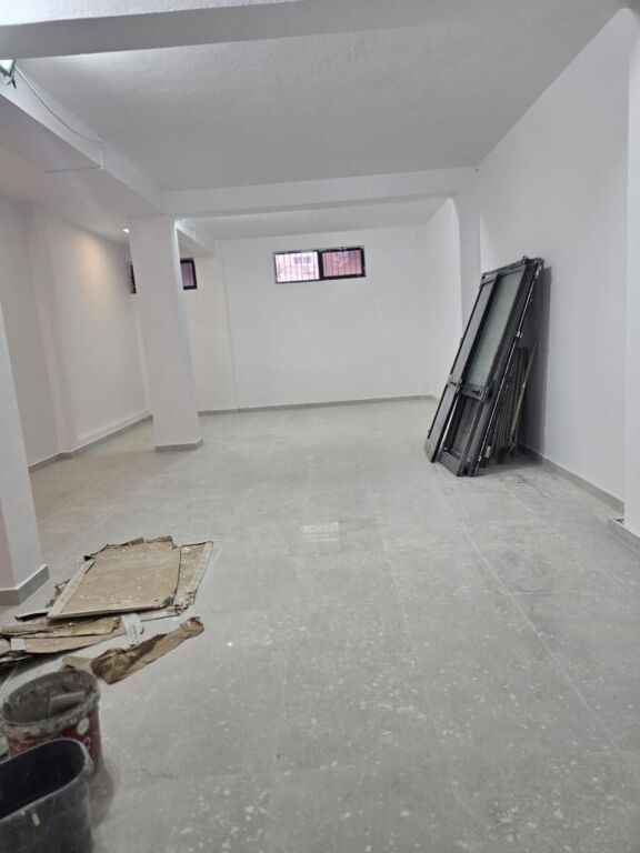 🏢 Business premises for rent  📍 21 Dhjetori Area💰 Price: 750€ net / month