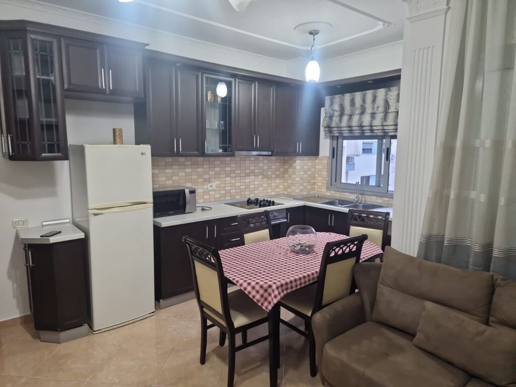 Jepet Me Qera Apartament 2+1+2 Tualete + 1 Ballkon