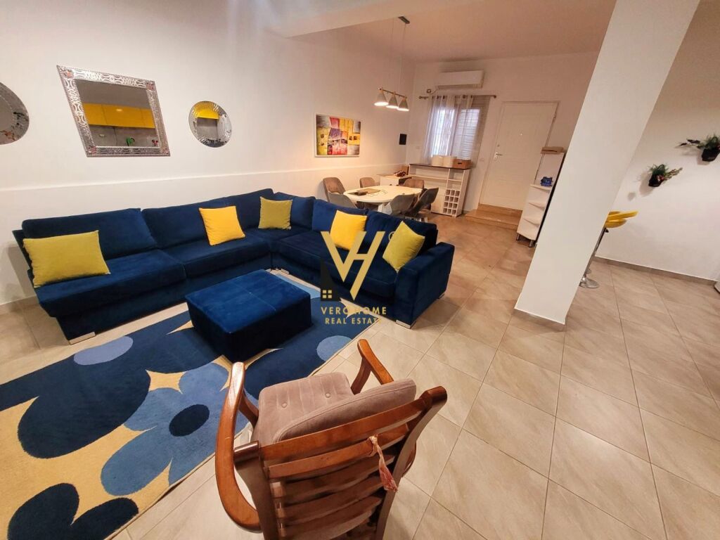 JEPET APARTAMENT 2+1 ME QERA NE QENDER 55.000 LEKE