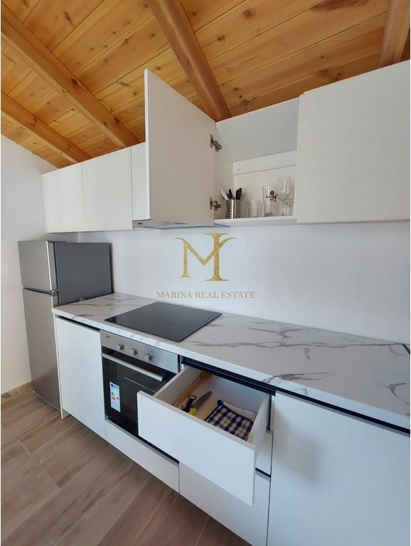 APARTAMENT 1+1 PLAZH DURRES ME LULISHTE