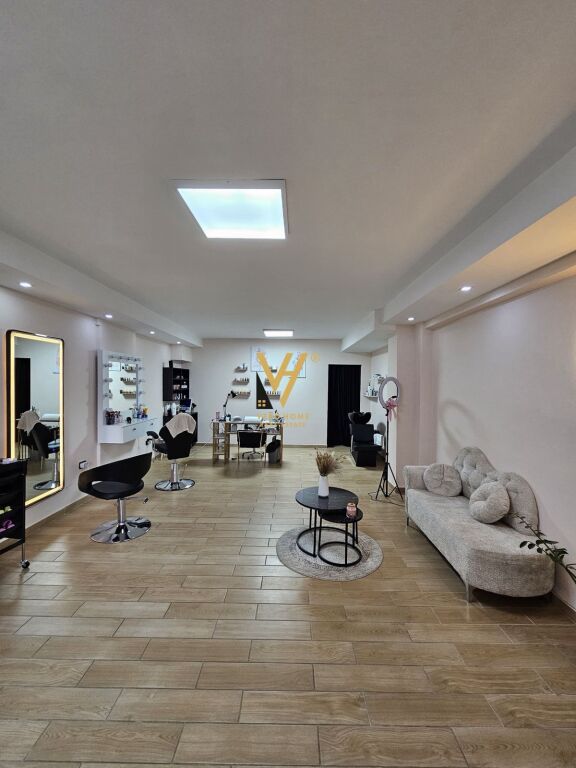 JEPET DYQAN 60 M2 ME QIRA TE ISH EKSPOZITA 60.000 LEKE