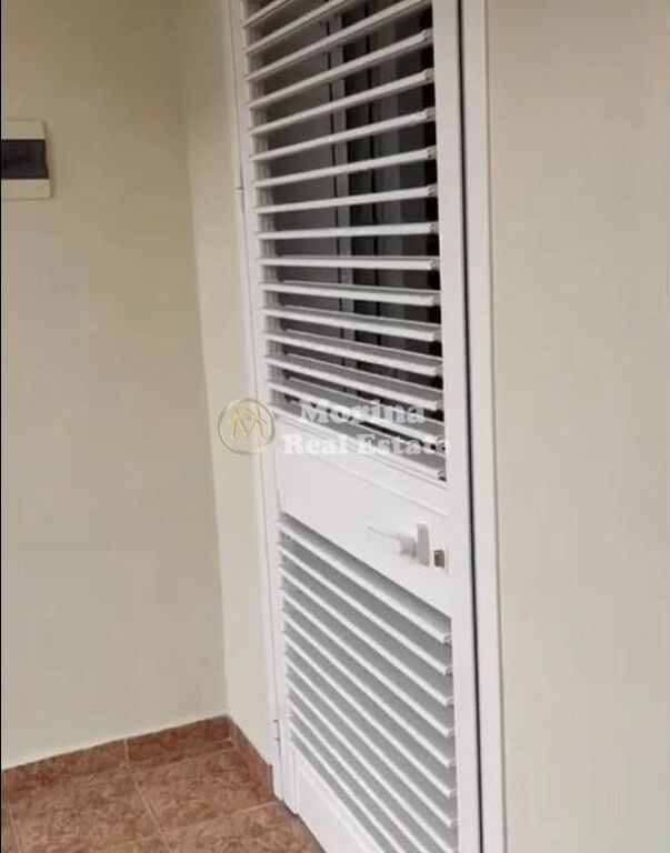 Qera | Shtëpi private 2 + 1 | Porcelan | 650 €/muaj