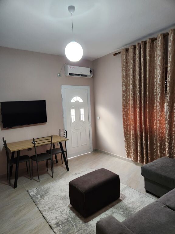 Jepet Me Qera Apartament 1+1+1 Ballkon