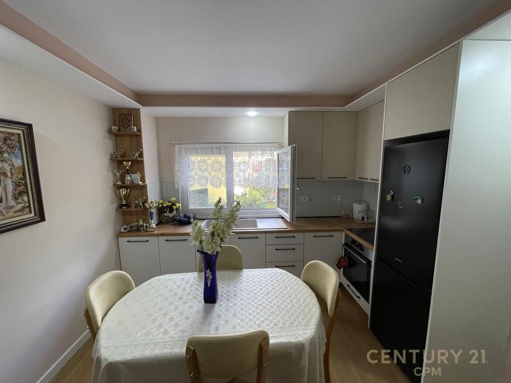 Apartament 1+1 Me Qira në Komunën e Parisit, Tiranë - 800.00€ | 62 m² 800 € /Muaj Sip. Totale  62m2