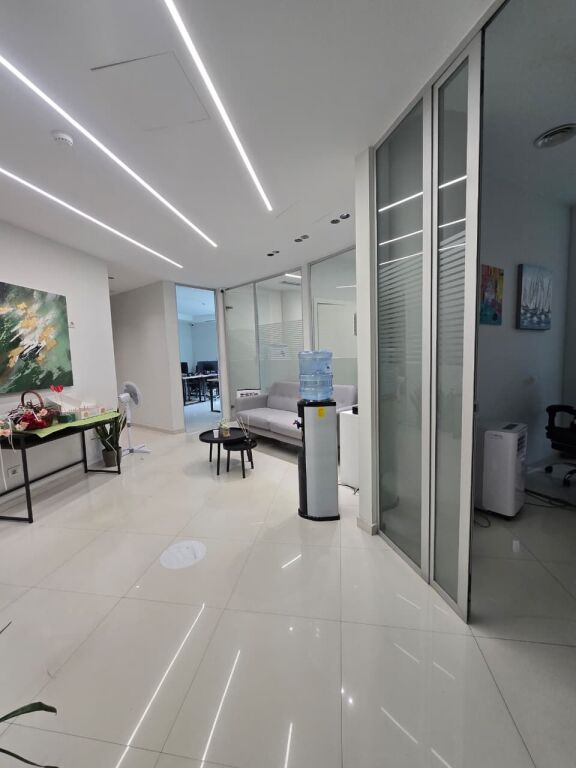 Zyre per qera tek Delijorgji rruga e Kavajes