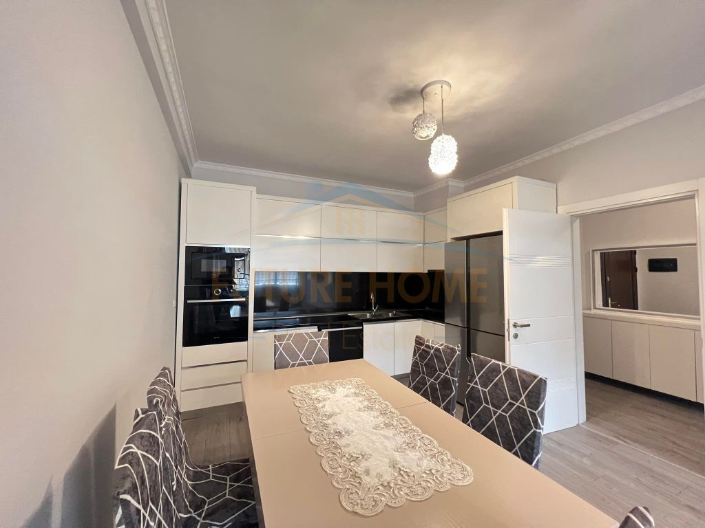 Affitto, Appartamento 2+1+2, Unaza e Re, Tirana.