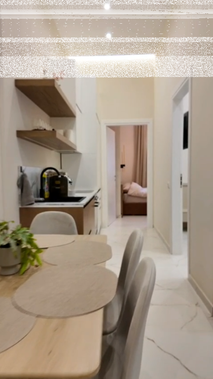 Appartamento 2+1, Mine Peza!