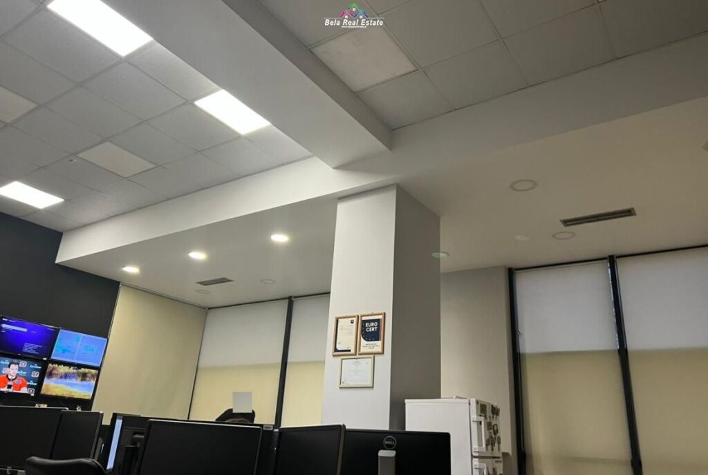 Zyre Me Qera tek Komuna e Parisit (ID BZ2508) Tirane.