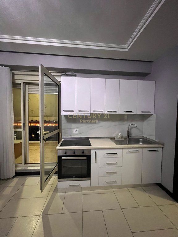 APARTAMENT 1+1 ME POST PARKIMI ME QIRA TEK KOMPLEKSI DELIJORGJI