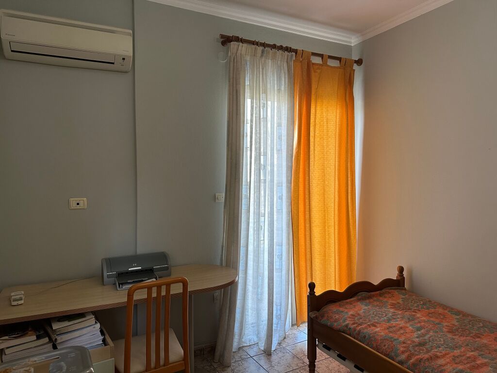 Vile Private me Qira Ali Dem