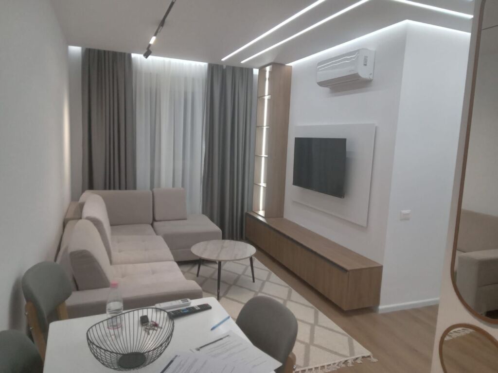 Jepet me qira apartament 2+1+parkim🅿️ ne Mangalem (ALI DEM)
