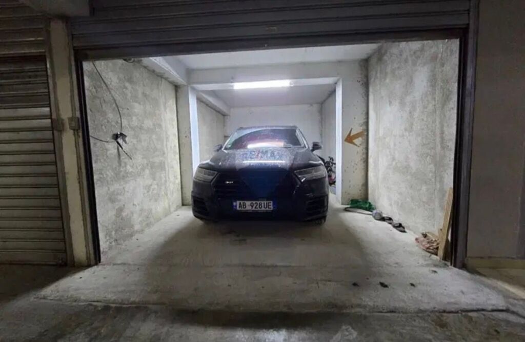 Apartment - For Sale - Qemal Stafa Street, Tirana