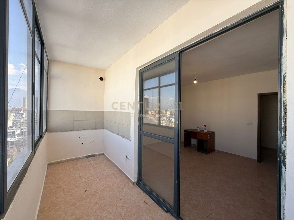 Shitet Apartament 1+1 tek ishParku (NSHARAK)