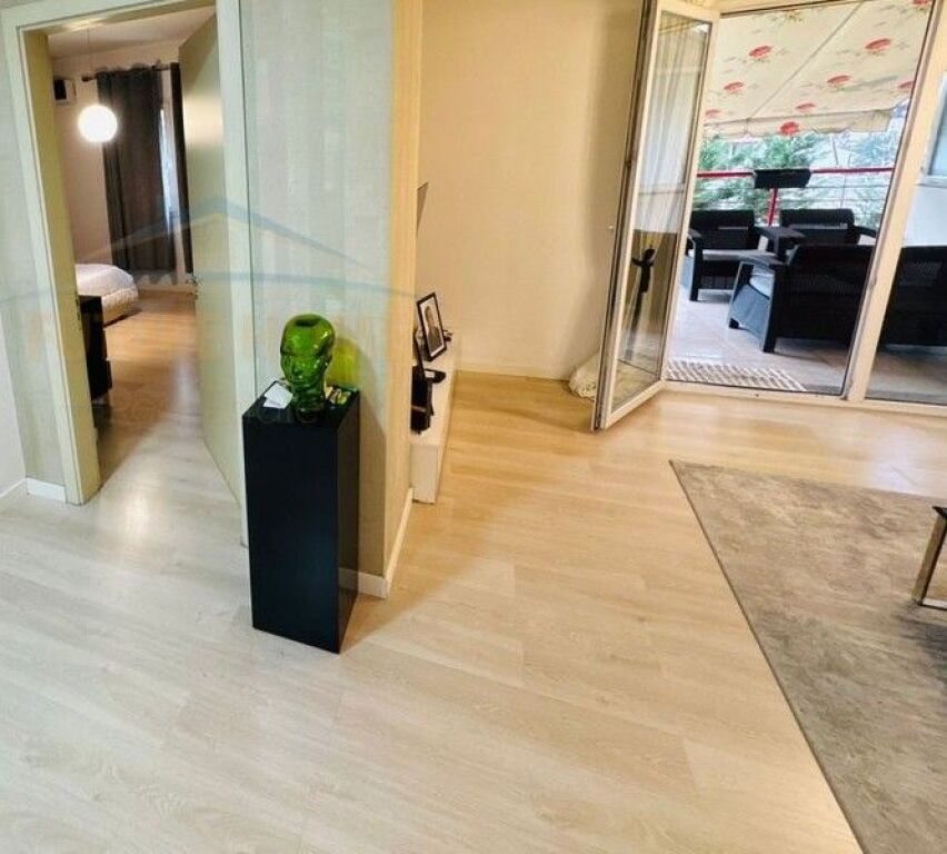 Shitet, Apartament 1+1, Rruga Albanopoli