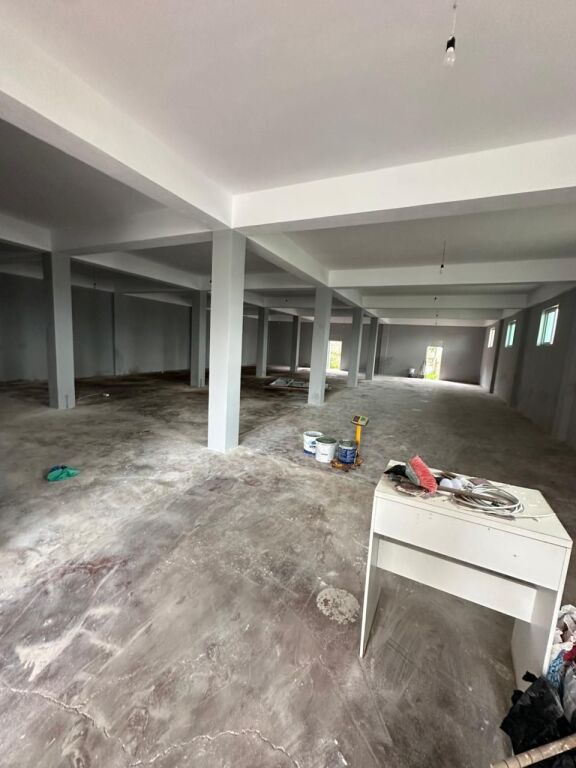 JEPET ME QERA AMBIENT BIZNESI PRANE SPITALI, DURRES