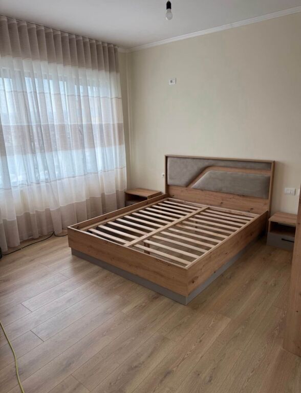 Jepet me Qera Apartament 1+1 Tek Terminali tek Casa Italia,
