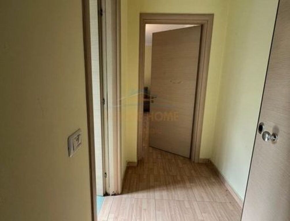 Shitet, Apartament 2+1, Fresk, Tirane