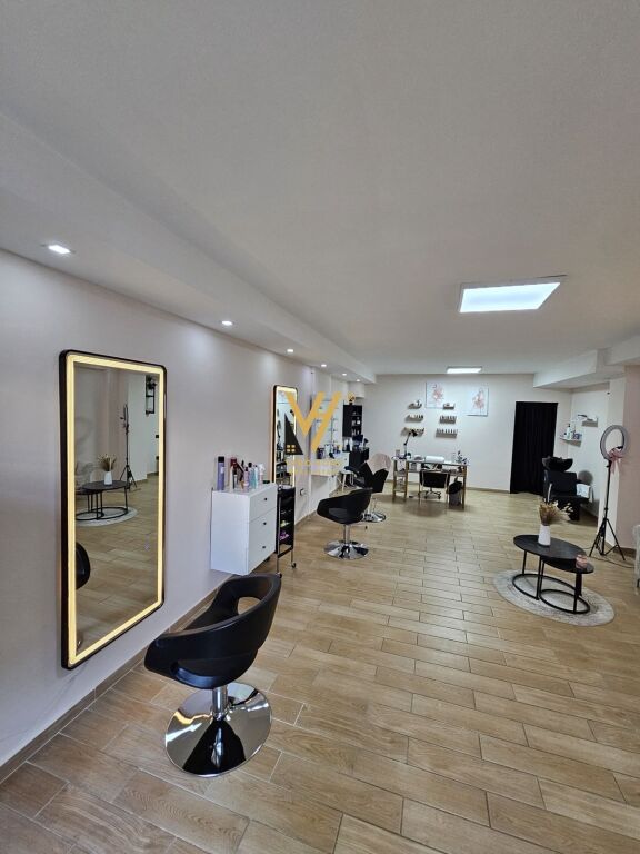 JEPET DYQAN 60 M2 ME QIRA TE ISH EKSPOZITA 60.000 LEKE