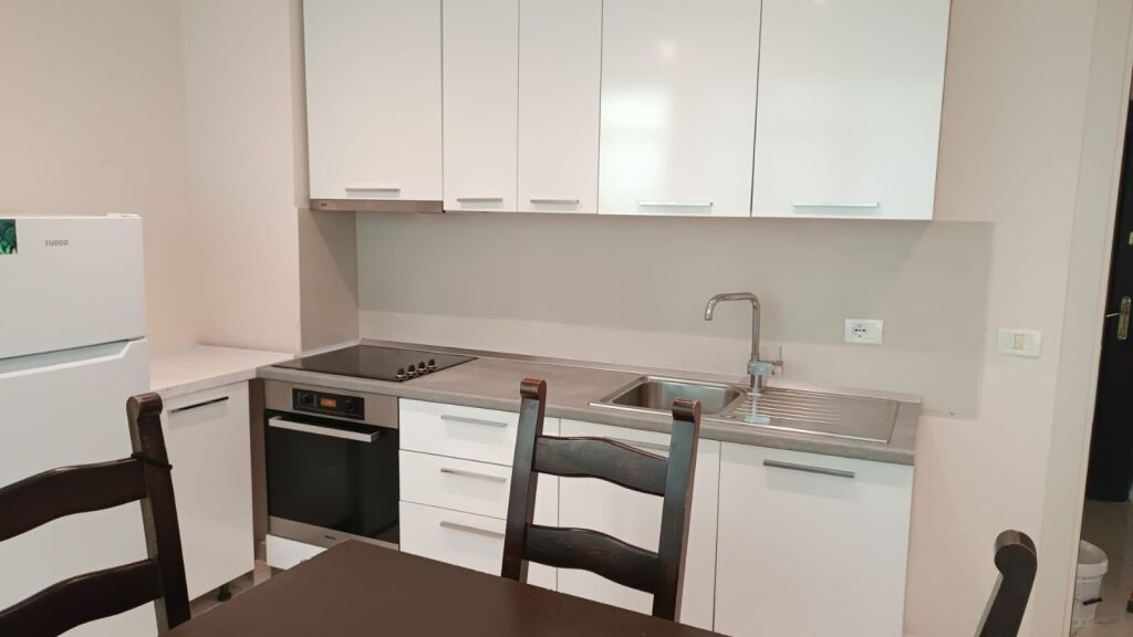 🏠 Apartament 2+1 me Qira te ish-Tregu Elektrik, Tiranë