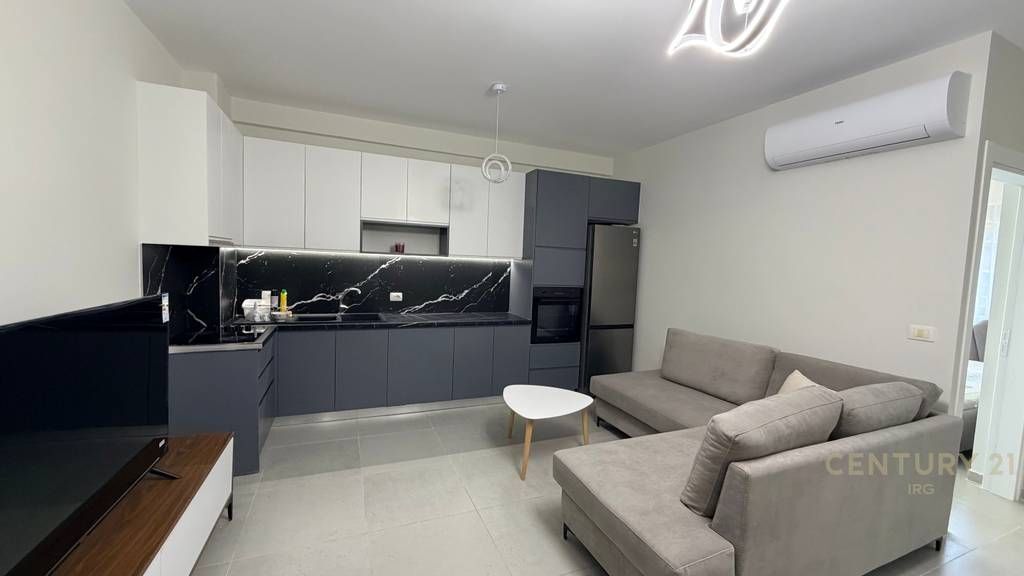 JEPET ME QIRA APARTAMENT 2+1+POST PARKIMI TEK RRUGA DURRESIT ! 900 € /Muaj Sip. Totale  75m2
