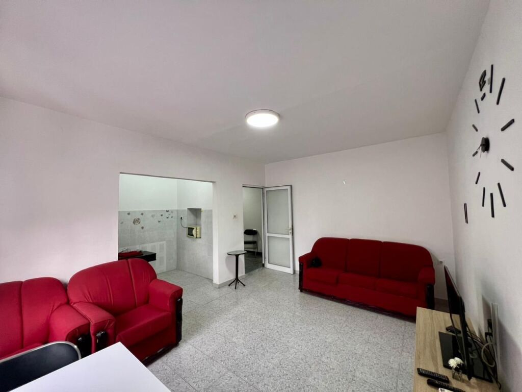 Shitet Apartament 1+1, “21 Dhjetori”, Tiranë