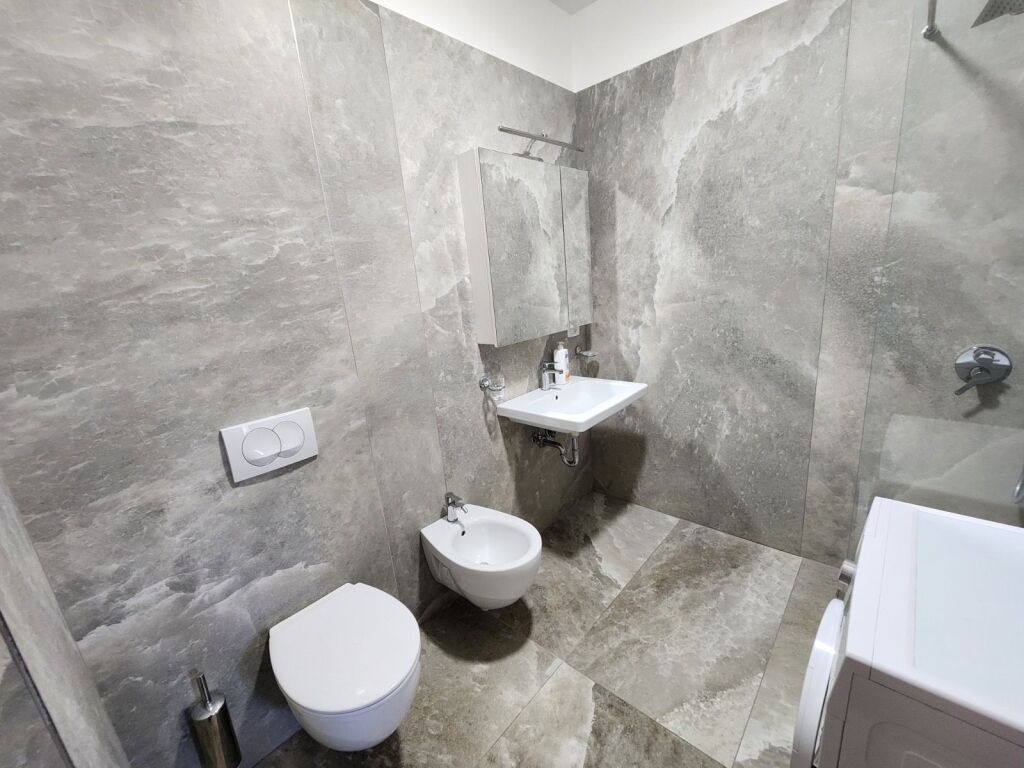 Jepet Me Qera Apartament 2+1+1 Ballkon