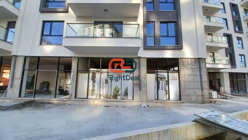 Al Campo di Aviazione, Nel Complesso Turdiu, Vendesi Unità Commerciale Con Pianta Regolare Ideale Per Investimento!!!