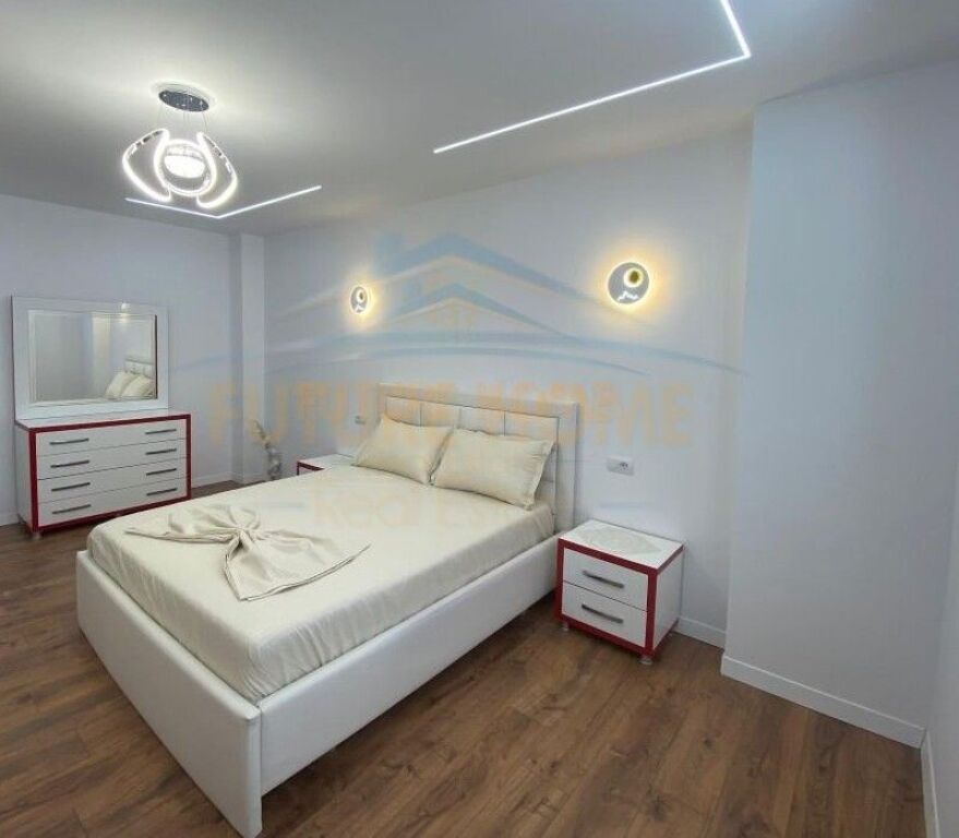 Qera, Apartament 2+1, 21 Dhjetori