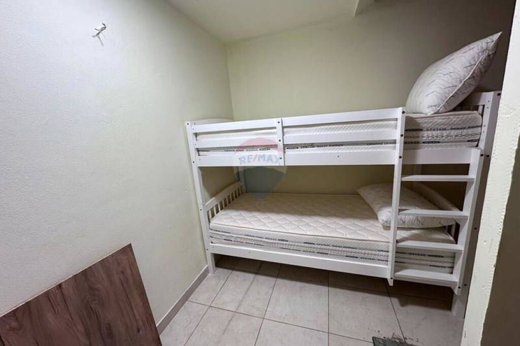 Jepet me qira apartament 2+1+post parkimi!