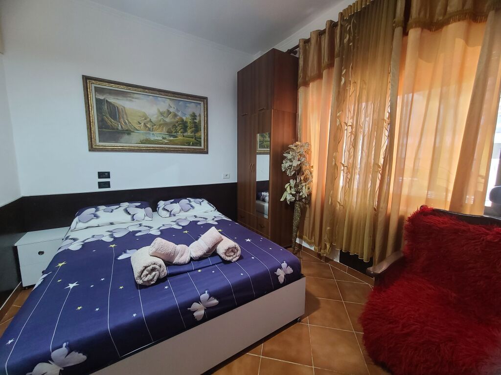 Super ambjent 5 min nga bulevardi I Ri I kometuar me te gjitha and wifi